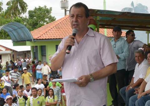  Governo do Estado reajusta o salário de 27 mil servidores da educação